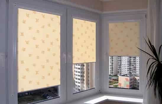 Как рулонные шторы крепятся к окну? Виды и способы креплений